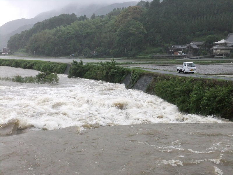 大雨洪水警報がでた九州西部